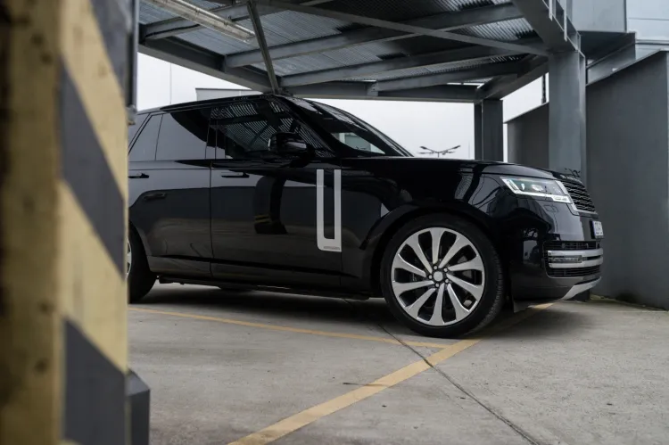 Nowy Range Rover (2022).