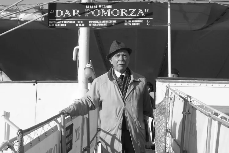 Lech Stefański na pokładzie Daru Pomorza.