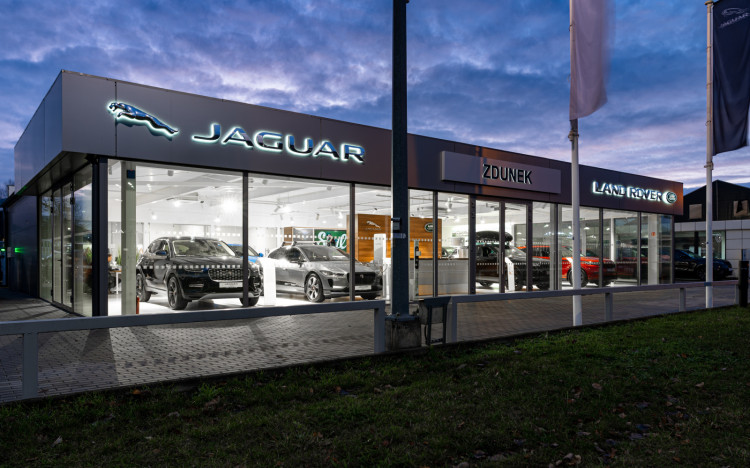 British Auto Zdunek - jedyny autoryzowany salon sprzedaży marek Jaguar i Land Rover na Pomorzu.