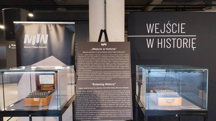 Eksponaty zostały wypożyczone ze zbiorów Muzeum Historii Polski w Warszawie. W holu MIIWŚ w Gdańsku można je oglądać do połowy marca br. 
