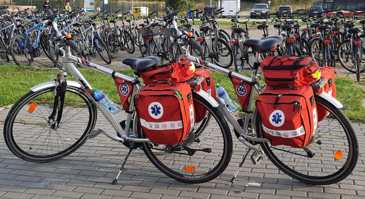 Te dwa rowery skradziono ratownikom medycznym w nocy z 29 na 30 stycznia.