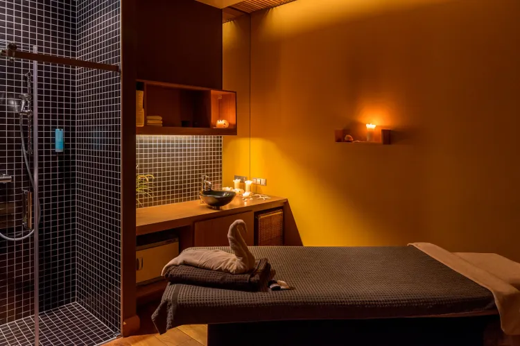 Zabiegi spa dla par cieszą się dużą popularnością. Wspólnie możemy skorzystać przede wszystkim z masaży i peelingów.