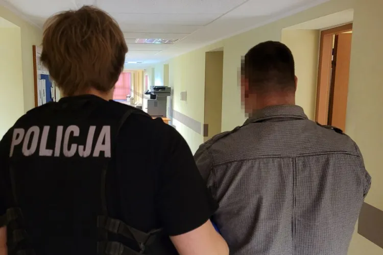 Trzy miesiące aresztu zasądzono w stosunku do mężczyzny, który zdemolował pokój w jednym z sopockich hoteli i posiadał znaczną ilość narkotyków. Wcześniej taki sam środek zapobiegawczy zastosowano w stosunku do jego partnerki. 