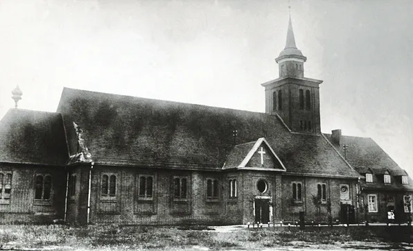 Kościół św. Stanisława Biskupa we Wrzeszczu powstał ze składek i dzięki pracy polskich katolików we Wrzeszczu. Zdjęcie z lat 1925-1935. 