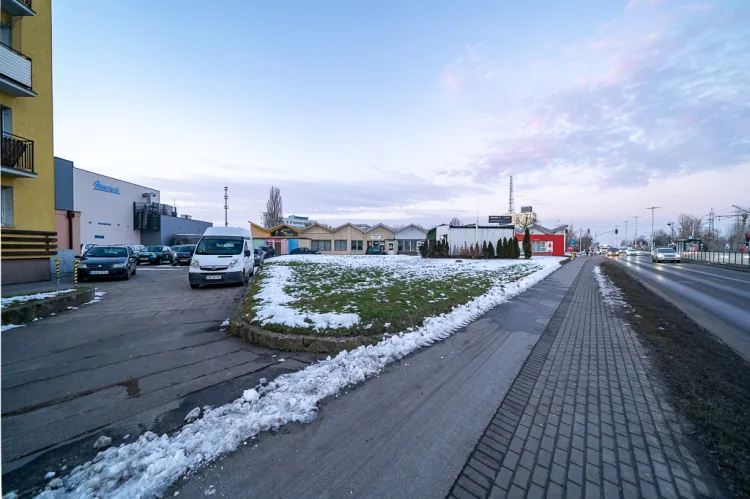 Ulica Marynarki Polskiej, wzdłuż której powinny pojawić się nasadzenia szpalerowe drzew