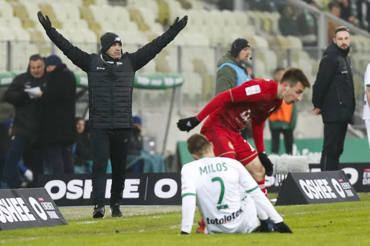 Adam Owen, statni zagraniczny trener w Lechii Gdańsk, został zwolniony z klubu 3 marca 2018 roku, gdy biało-zieloni walczyli również o utrzymanie w ekstraklasie. 