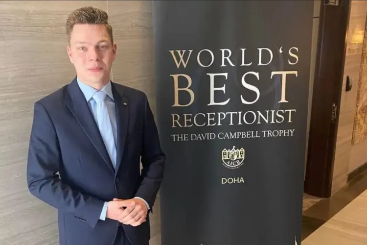 Krzysztof Studziński jest laureatem 3. miejsca w międzynarodowym, prestiżowym konkursie The AICR World's Best Receptionist, który odbył się w Katarze.