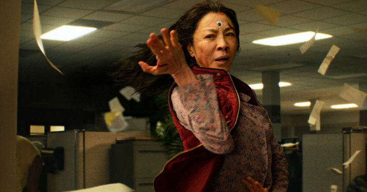 This is a movie with and with Michelle Yeoh.  The Oscar is fully deserved.  For the screenplay, supporting male role and editing as well.  The direction can still be moot.  However, Jamie Lee Curtis is an overrated interpretation of the Oscar.