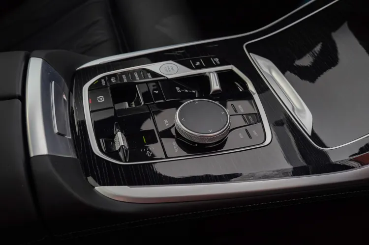 BMW X7 po faceliftingu. 