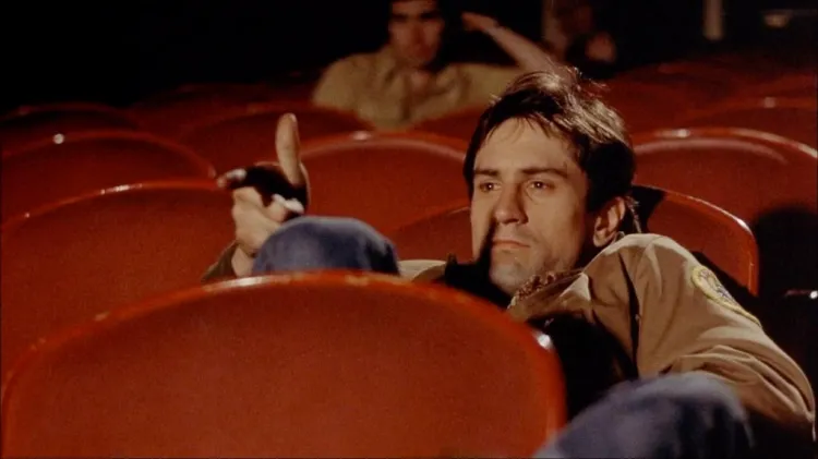 Nawet Robert De Niro chodził sam do kina. W "Taksówkarzu" Martina Scorsese. 