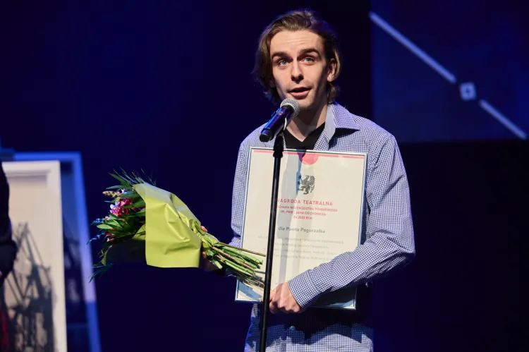 Paweł Pogorzałka otrzymał nagrodę dedykowaną pamięci prof. Jana Ciechowicza.