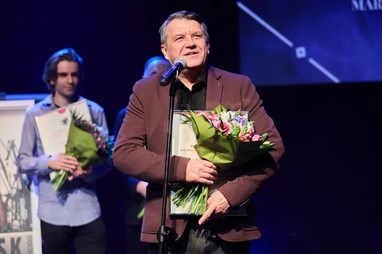 Grzegorz Gzyl otrzymał nagrodę marszałka za kreację weneckiego doży Urgentino w spektaklu "Sceny z egzekucji" Howarda Barkera w reżyserii Adama Orzechowskiego w Teatrze Wybrzeże w Gdańsku.