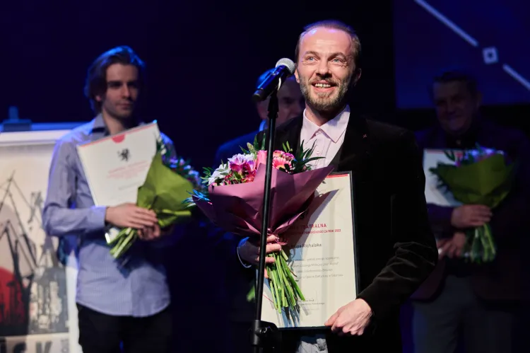 Filip Michalak otrzymał nagrodę marszałka za świetny warsztat aktorski i pełnię energii scenicznej w spektaklu baletowym Ludwiga Minkusa "Don Kichot" w choreografii Izabeli Sokołowskiej-Boulton i Wojciecha Warszawskiego w Operze Bałtyckiej w Gdańsku.