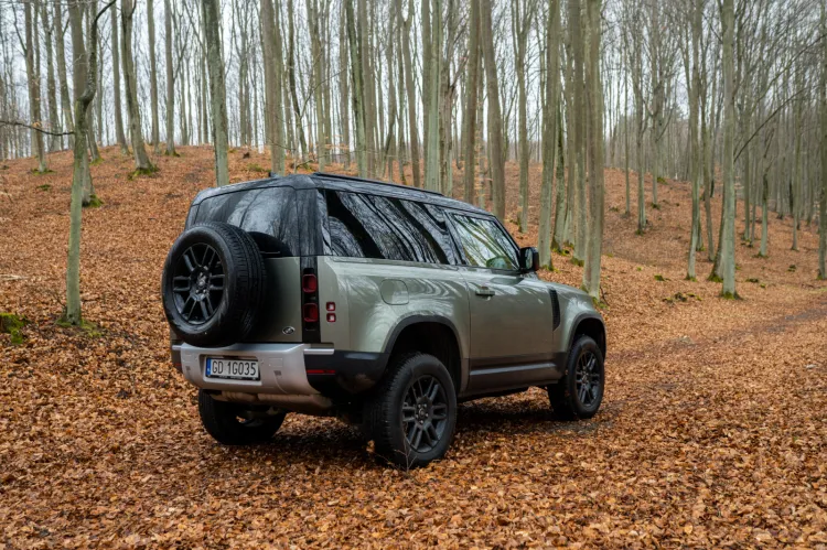 Land Rover Defender
