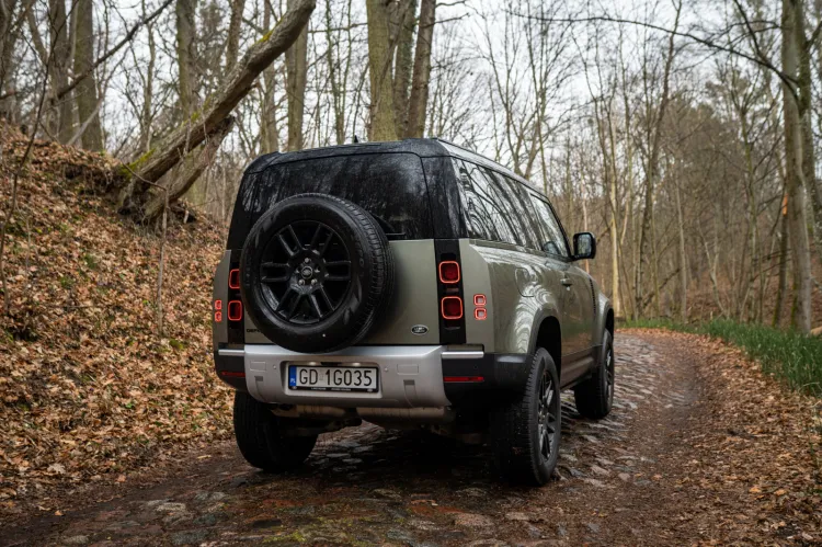 Land Rover Defender