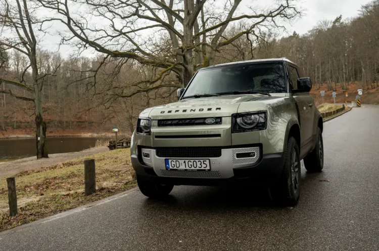 Land Rover Defender