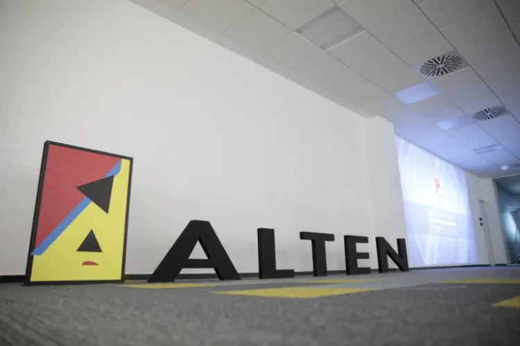 Francuska spółka Alten przejmuje polski software house.