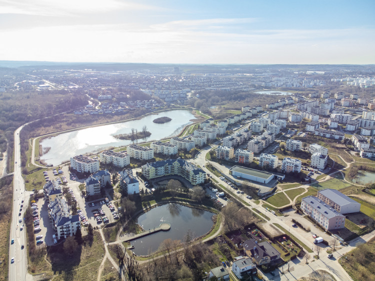 Zbiorniki retencyjne to główny element terenów zieleni w tej części Gdańska. W ramach GPL proponuje się utworzenie pomiędzy nimi wygodnych powiązań pieszych.