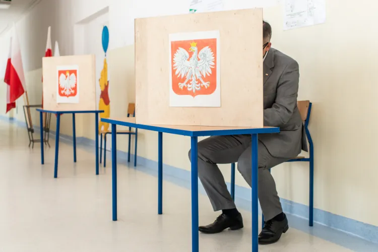 Wybory parlamentarne odbędą się w październiku lub listopadzie tego roku. Konkretnej daty jeszcze nie ogłoszono.