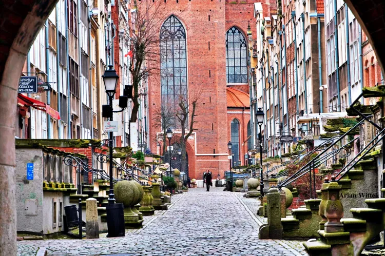 Okazuje się, że mieszkanie w centrum Gdańska, w tym przypadku na Mariackiej, może być kłopotliwe, jeśli chcemy zamówić sprzęt z dostawą do domu