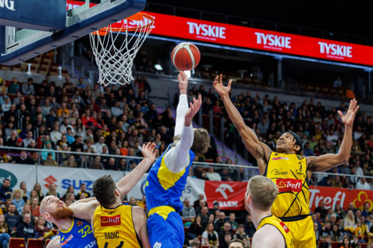 Trefl Sopot i Suzuki Arka Gdynia kończą rundę zasadniczą w Energa Basket Lidze.