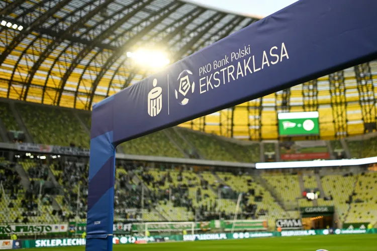 Piłkarze Lechii Gdańsk po raz ostatni w sezonie 2022/23 przez tę bramę przejdą 