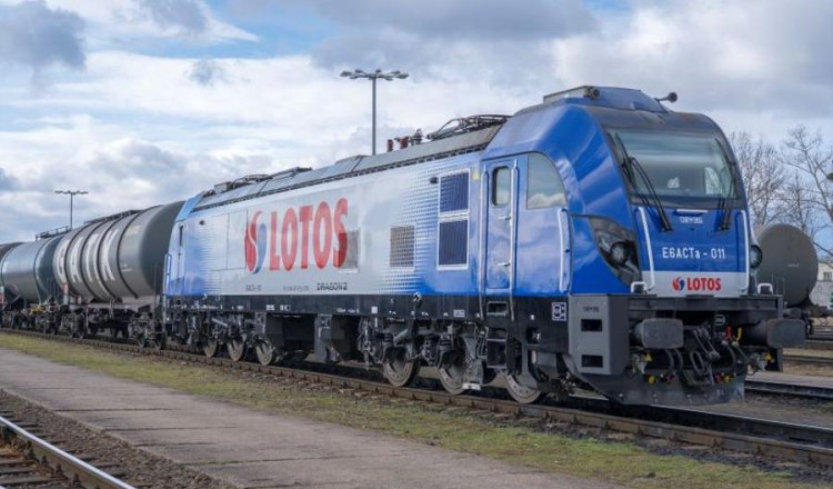 PKN Orlen przedstawił plan połączenia kolejowych spółek - Lotos Kolej i Orlen Koltrans.