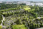 Cmentarz Łostowicki to największa nekropolia w Gdańsku. Ostatnia rozbudowa zwiększyła miejsca pochówków o 8 nowych kwater, co dało 2186 nowych miejsc grzebalnych. 