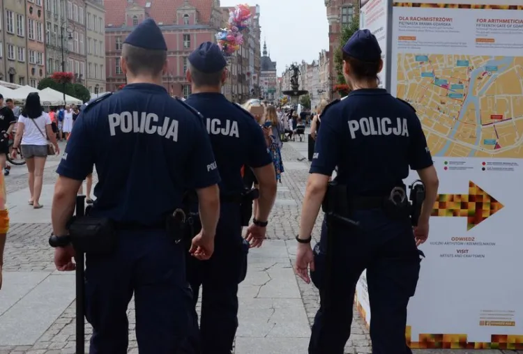 Gdańsk, jak w poprzednich latach, planuje wydać latem 200 tys. zł na dodatkowe patrole policji w Śródmieściu. Na razie nie wiadomo, ilu znajdzie się chętnych.