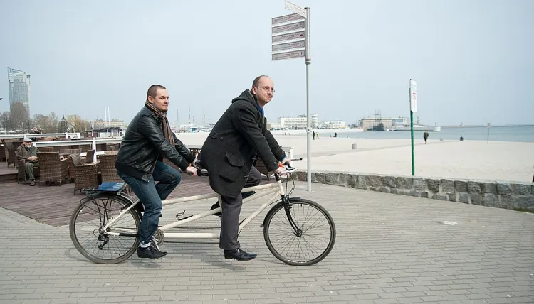 Ten tandem ma zadbać o szybki rozwój dróg rowerowych w Gdyni. Zygmunt Zmuda-Trzebiatowski (z prawej) i Rafał Studziński już wiedzą, że łatwo nie będzie.