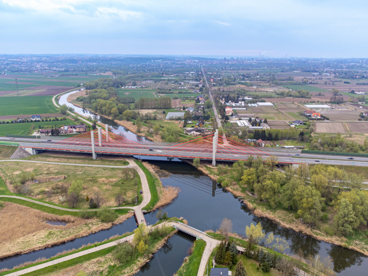 Most Południowej Obwodnicy Gdańska nad Motławą oraz mosty w ruchu lokalnym nad Radunią oraz Czarną Łachą. W ramach postępowania nie przewiduje się budowy brakującego mostu dla ruchu lokalnego nad Motławą.