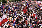 Na warszawski marsz przyjechali ludzie z całej Polski.