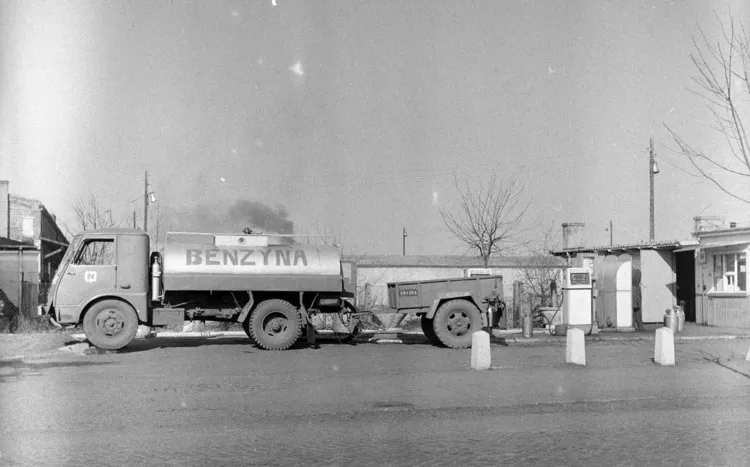 Nazwę CPN zawdzięczał ministrowi przemysłu, który 3 grudnia 1945 r. specjalnym zarządzeniem utworzył państwowe przedsiębiorstwo - Centrala Produktów Naftowych.