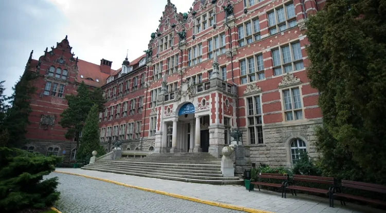 W rankingu publicznych uczelni Politechnika Gdańska zajęła 6. miejsce na 34 placówki.