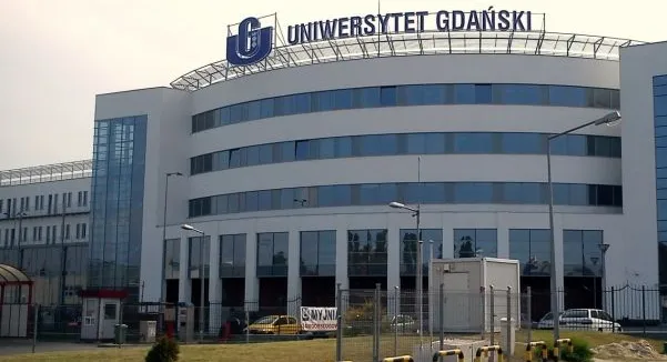 Według rankingu uczelni Rzeczpospolitej i Perspektywy Uniwersytet Gdański znalazł się przed Politechniką Gdańską.