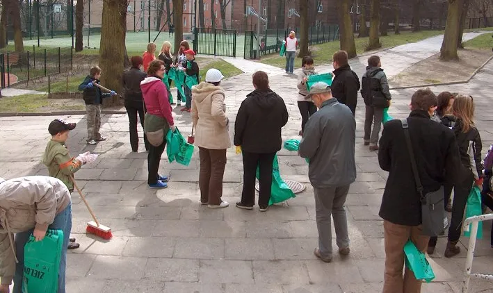 W ramach akcji sprzątanie odbyło się w kilku dzielnicach. Na zdjęciu Biskupia Górka.