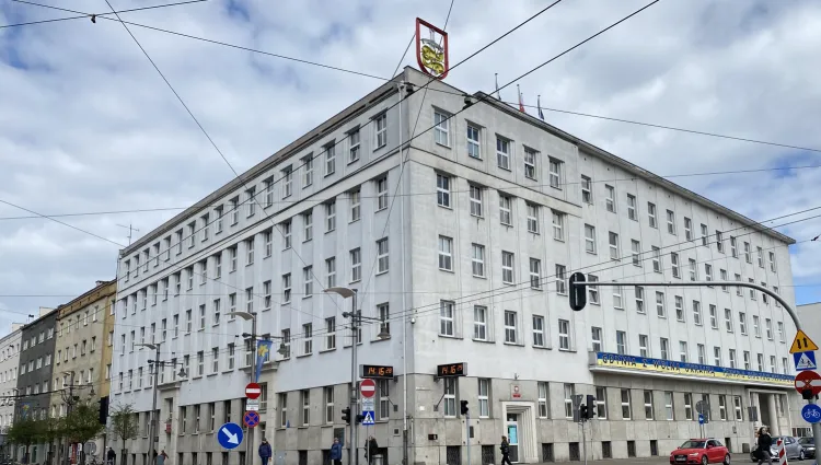 Prokuratura w Bydgoszczy rozpoczęła badanie legalności sprawowania mandatów przez radnych Gdyni.