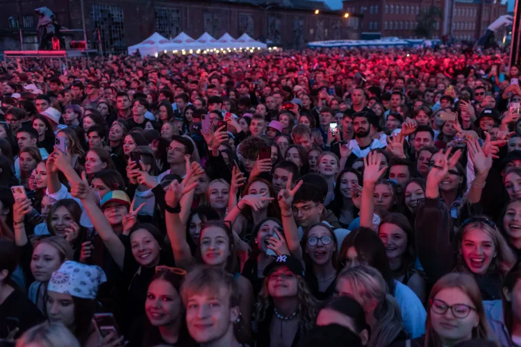 Koncert Maty w stoczni w 2022 zgromadził ogromną publikę.