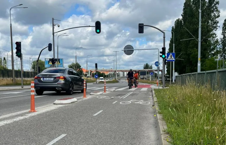 Rowerzyści mają zielone światło do korzystania z drogi rowerowej przy Jana z Kolna.