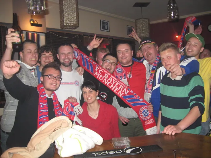 Od 2010 roku trójmiejscy sympatycy Bayernu Monachium spotykają się na wspólnym kibicowaniu w jednym z sopockich pubów. 