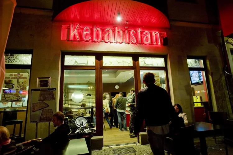 W sopockim Kebabistanie ruch jest przez całą dobę.
