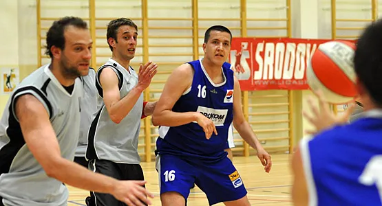 Pojedynek koszykarzy Demolki Gdańsk i B-ball Doctors Gdańsk zadecydował o końcowym układzie na szczycie grupy C rozgrywek Pucharu Pomorza.