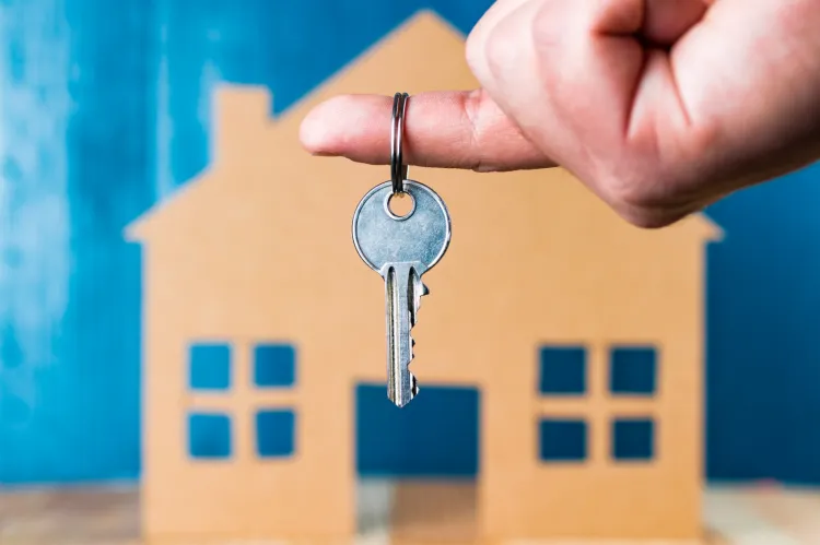 Rozwiązanie "Bezpieczny kredyt 2 proc.", które należy do programu "Pierwsze Mieszkanie", pozwala na otrzymanie kredytu hipotecznego na preferencyjnych warunkach. 