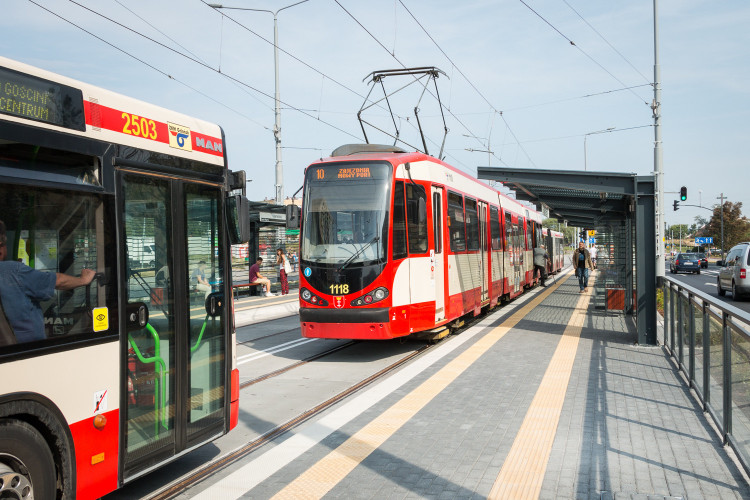 Ok. 70 proc. wszystkich tramwajów w Gdańsku jest wyposażonych w klimatyzację. Wkrótce ten wskaźnik ma się poprawić.
