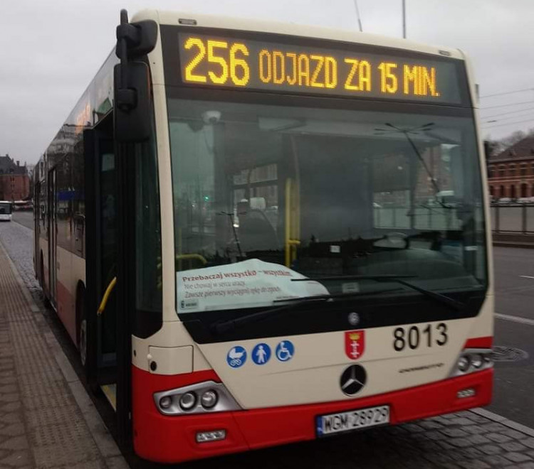 Autobusy przewoźnika BP Tour realizującego przewozy dla ZTM Gdańsk.
