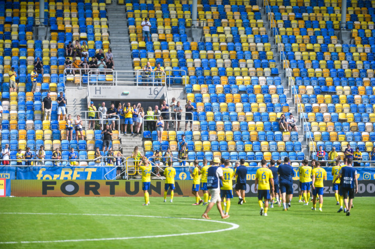 Od meczu Arki Gdynia z Miedzią Legnica, trybuna "Tory" na Stadionie Miejskim będzie wyłączona z użytkowania.