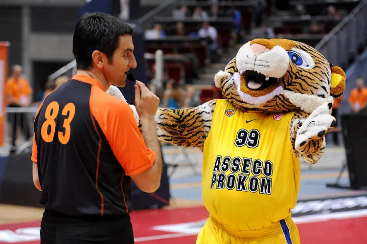 Maskotka Asseco Prokom - Unicaja Malaga 75:77