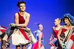 Gracja, wdzięk i umiejętności taneczno-gimnastyczne - tym charakteryzuje się "Musical Kosmos" w wykonaniu Akademii Artystycznej w Gdańsku. 