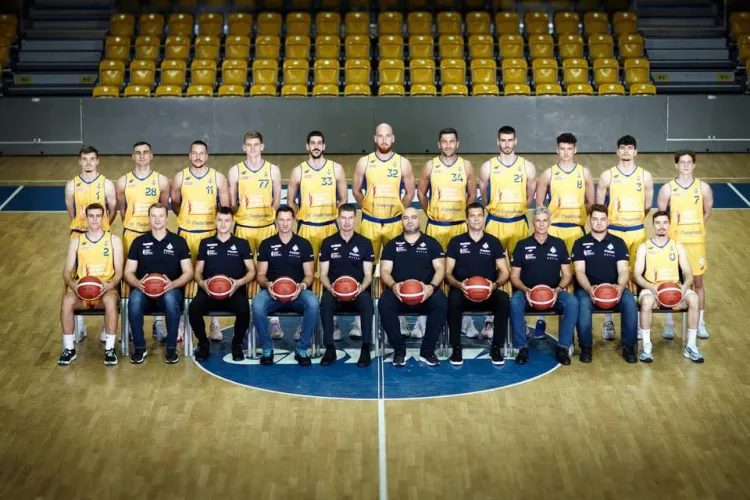 Koszykarze Arki Gdynia mają nowego sponsora tytularnego i nowe koszulki.