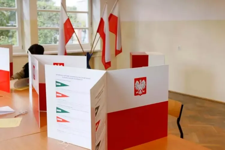 15 października odbędą się wybory do Sejmu i Senatu oraz referendum.